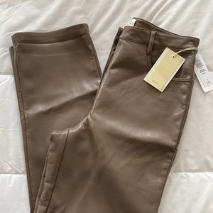 Wilfred Melina Cropped in Shitake